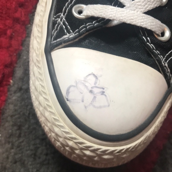 Converse black and white sneakers - Picture 3 of 4